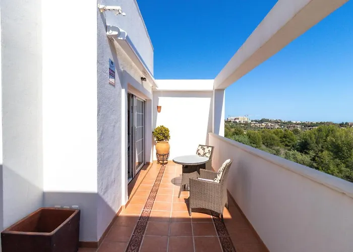 Atico Familiar Con Terraza Y Bonitas Vistas Al Mar En Marbella - Rio Real 282G