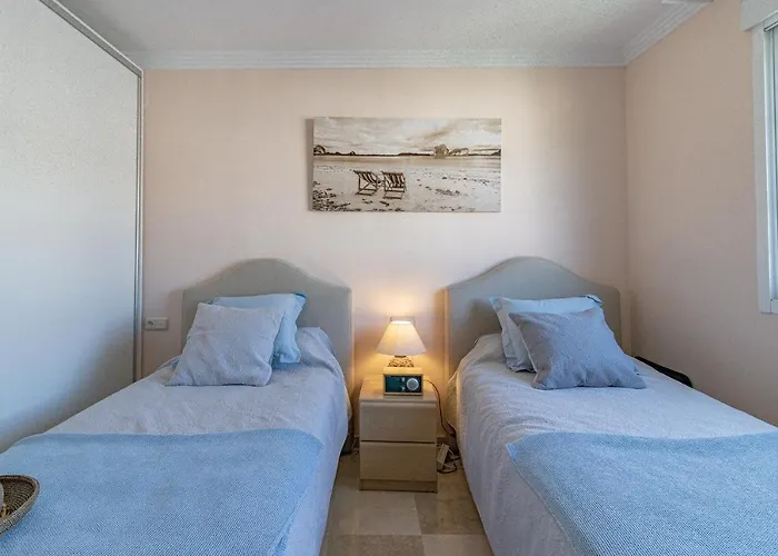 Atico Familiar Con Terraza Y Bonitas Vistas Al Mar En Marbella - Rio Real 282G